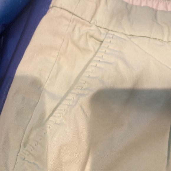 H&M size 6 cuffed hem shorts - Picture 2 of 7